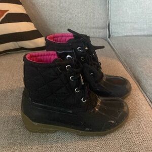 Adorable little girls black and pink boots. Lots of life left in them!!